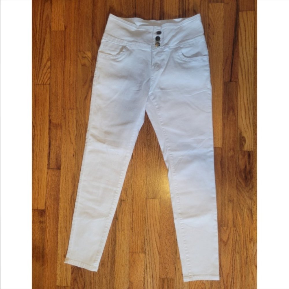 Hybrid & Company High-Waisted Stretch Women 3 Button Jeans